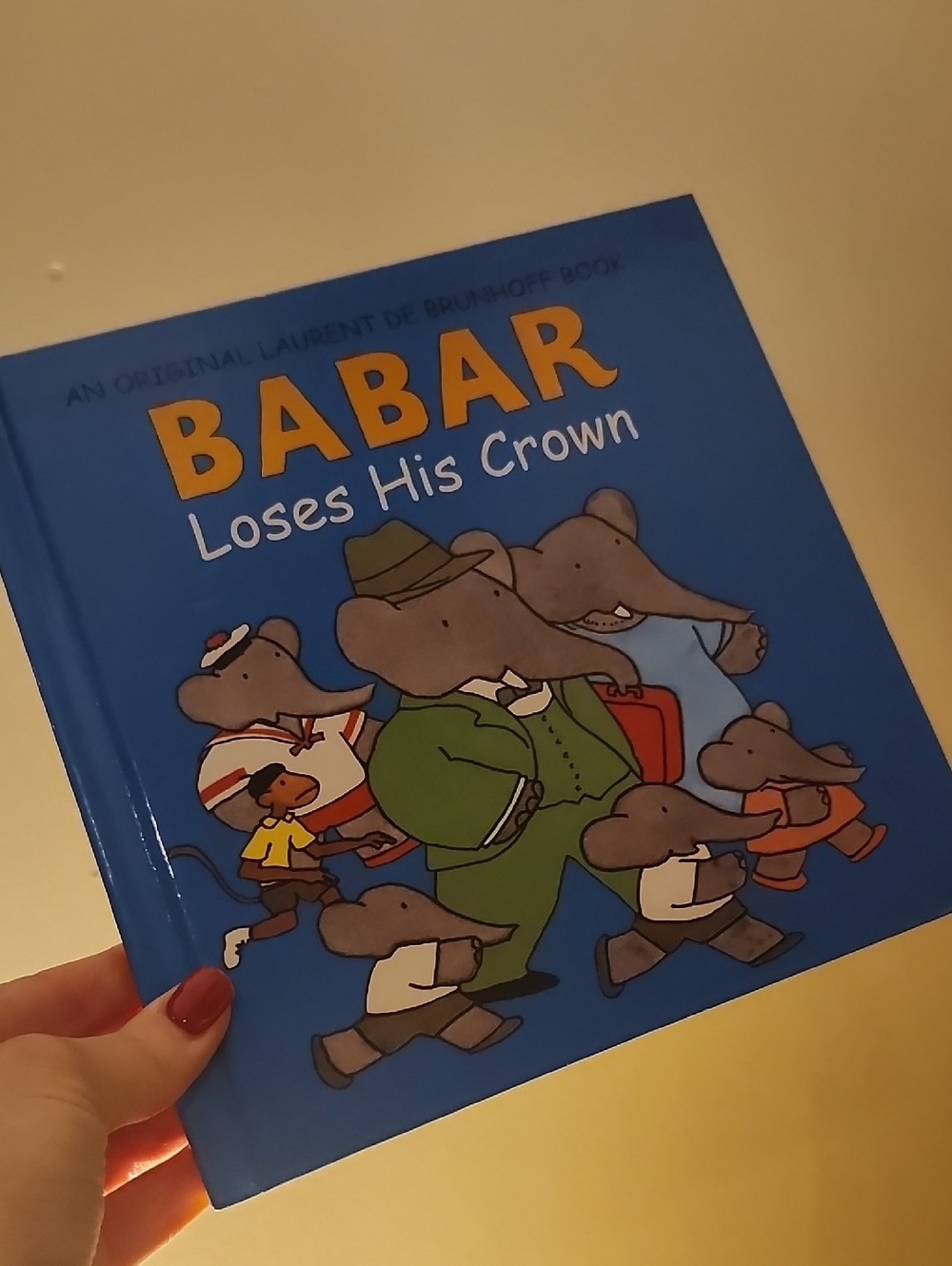 Babar Loses His Crown - Blue Kids Book